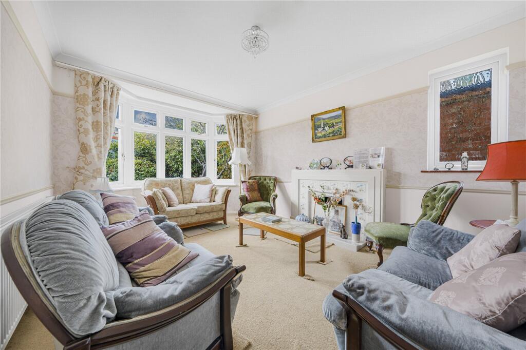 House in Sunbury-on-Thames, Kempton Park - View 2
