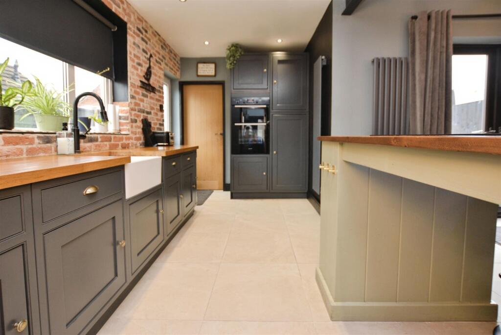 House in Scunthorpe, Old Brumby - View 3