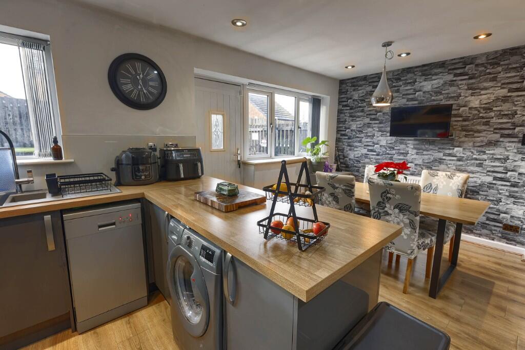 Additional image 7 of Farriers Croft, BD2 ~ With CORNER PLOT position offering POTENTIAL to extend further~