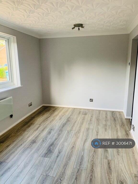 Apartment in Hull - View 5