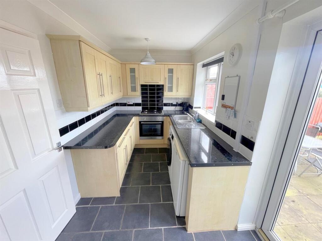 House in Stoke-on-Trent - View 2