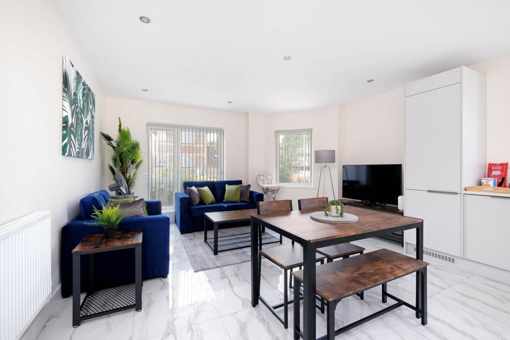Main image of property: Oxford Road, Reading, Berkshire, RG30
