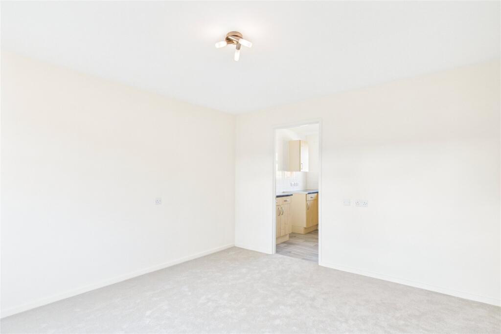 Arncliffe, Bracknell, Berkshire, RG12 photo 4