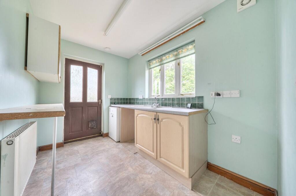 House in Llandrindod Wells, Llanbadarn Fawr - More