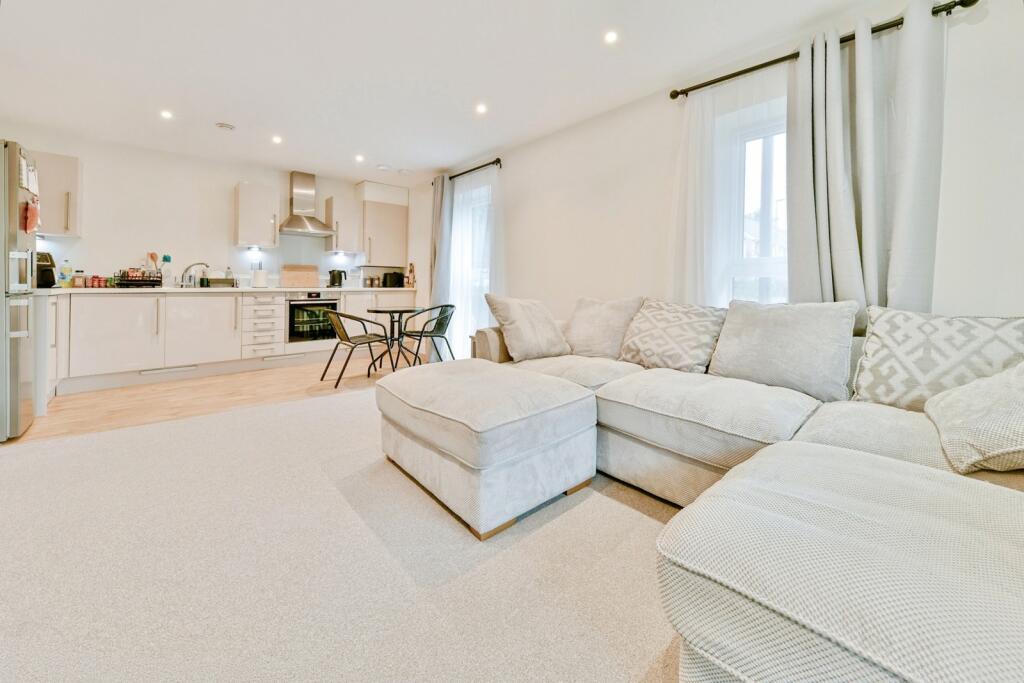 Apartment in Stevenage - View 4
