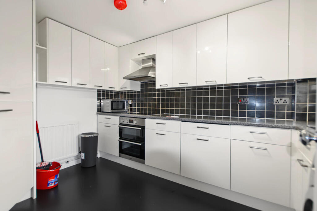 Apartment in Dartford - View 4