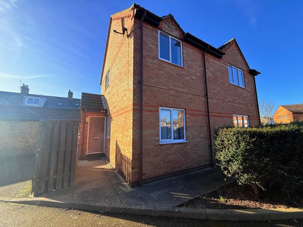 Main image of property: Gladstone Close, Biggleswade, Bedfordshire, SG18