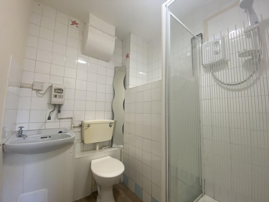 Apartment in Birmingham, West Midlands - View 5