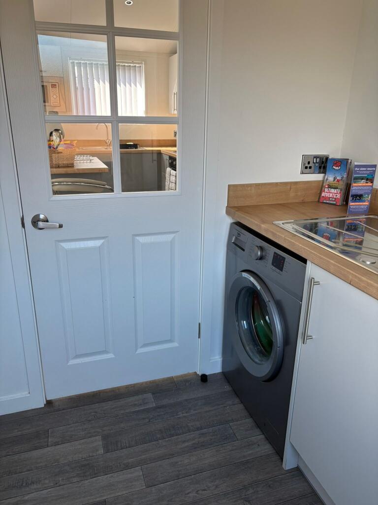 2-bed caravan on Beverly Park Home Cherry Blossom Lodge, Mid Wales, Moat Lane, Wales, SY17 5SE, United Kingdom, £126,650
