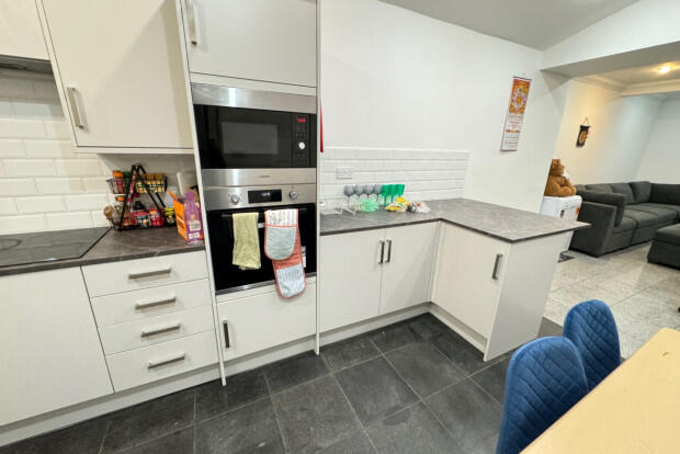House in Cardiff, Cathays - View 4