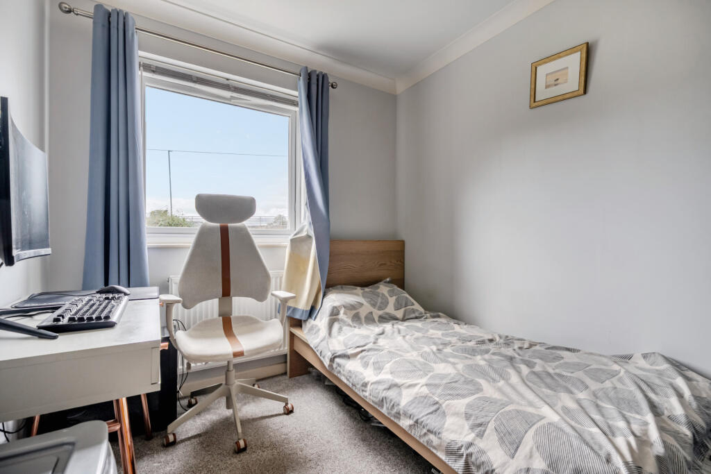Apartment in Torquay - More