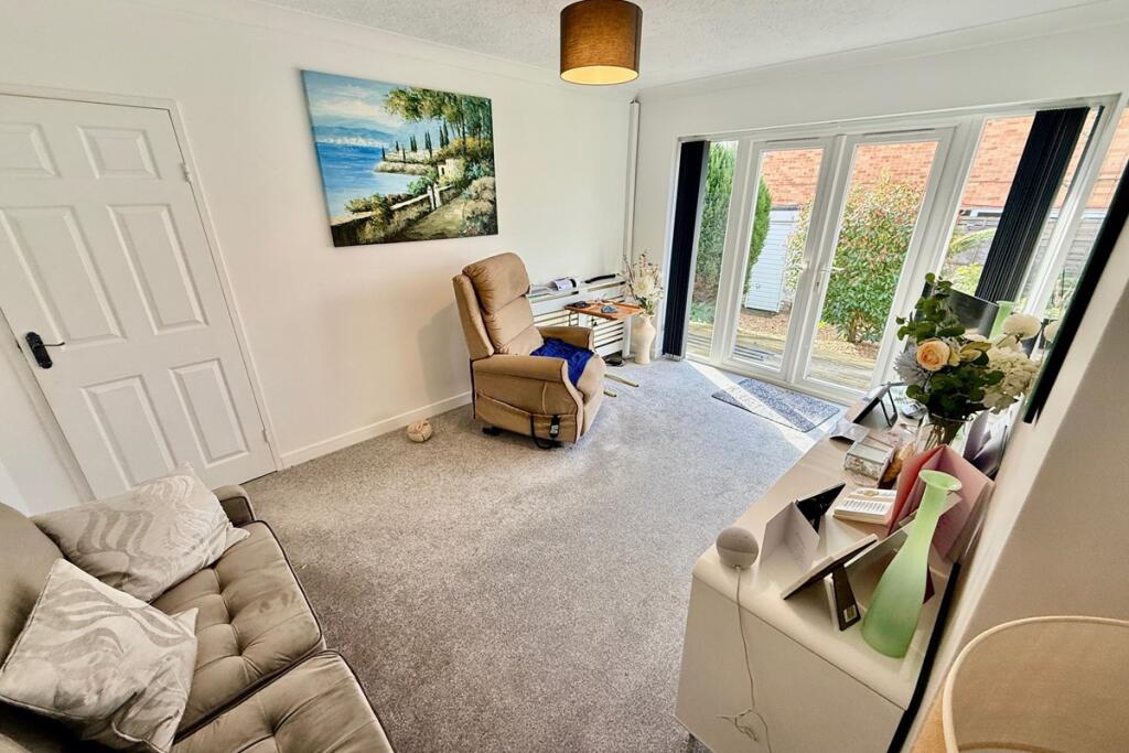 Humber Close, Durrington, Worthing, West Sussex, BN13 3NW photo 3