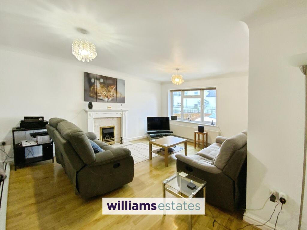 Ffordd Penrhwylfa, Prestatyn, LL19 photo 2