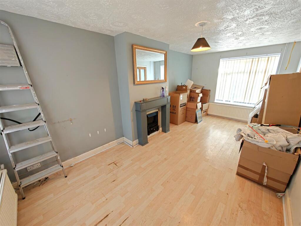 Cransley Gardens, Corby - View 2
