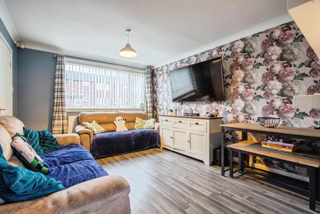 3-bed terraced on 38, Hebden Walk, £160,000