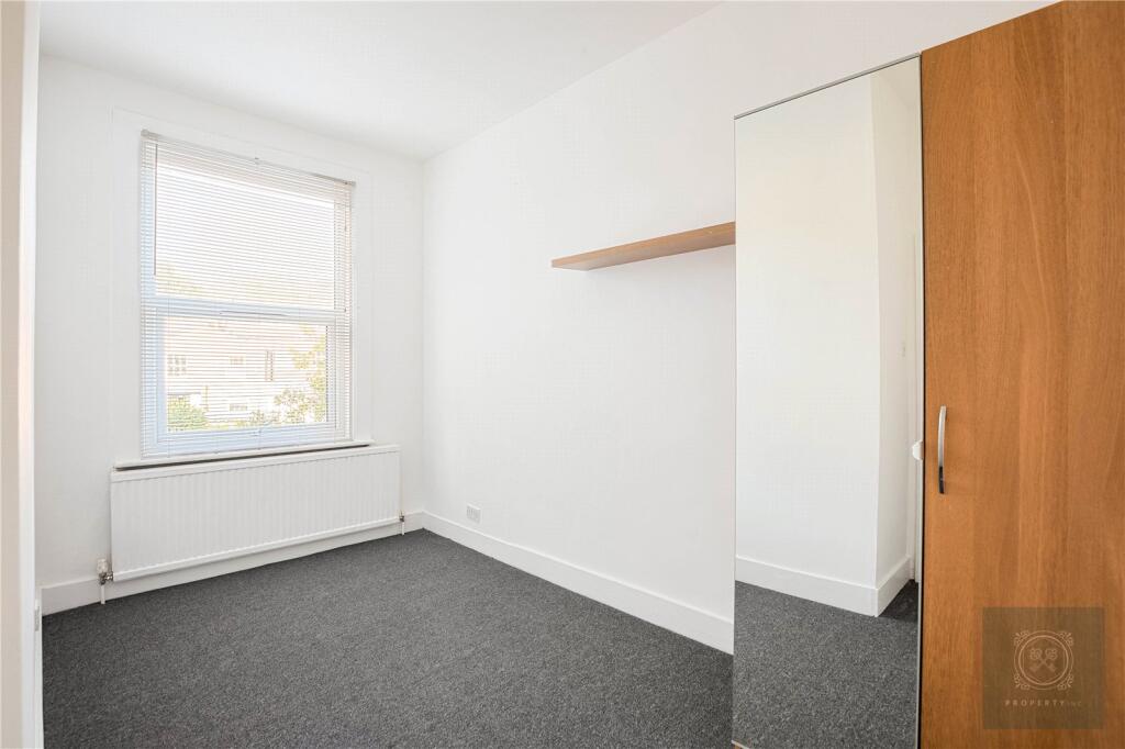 House in London - View 5