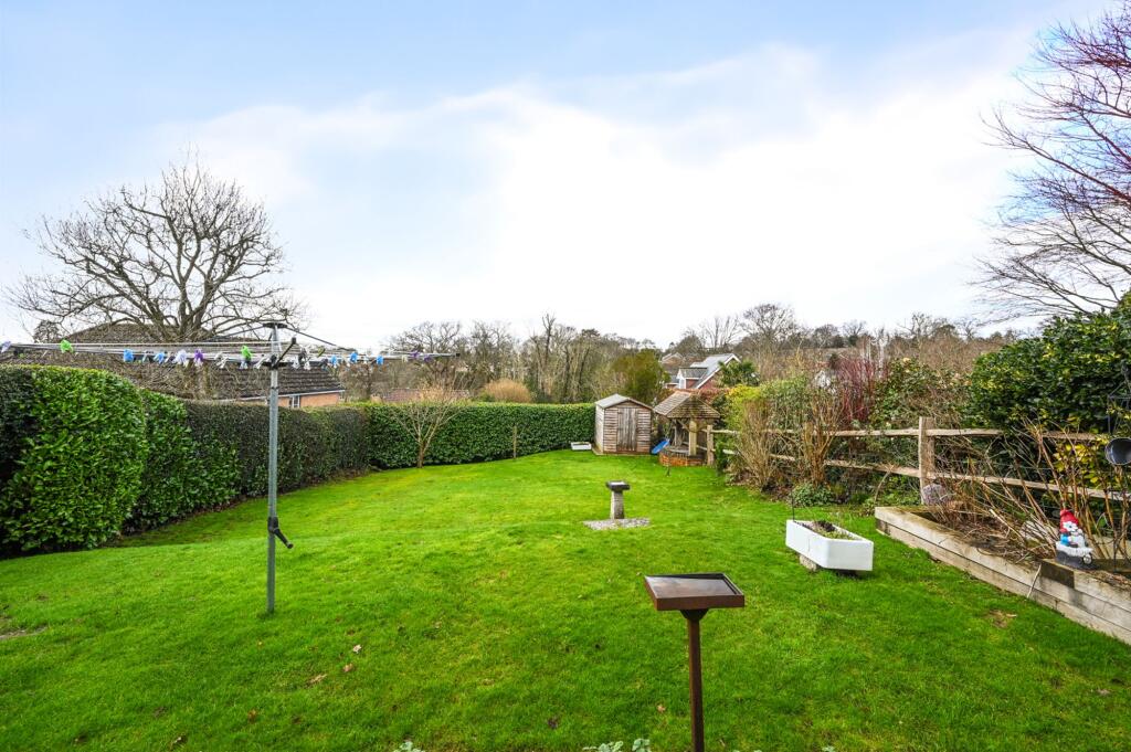 3 bed detached - Luxford Lane, Crowborough, TN6 image 3