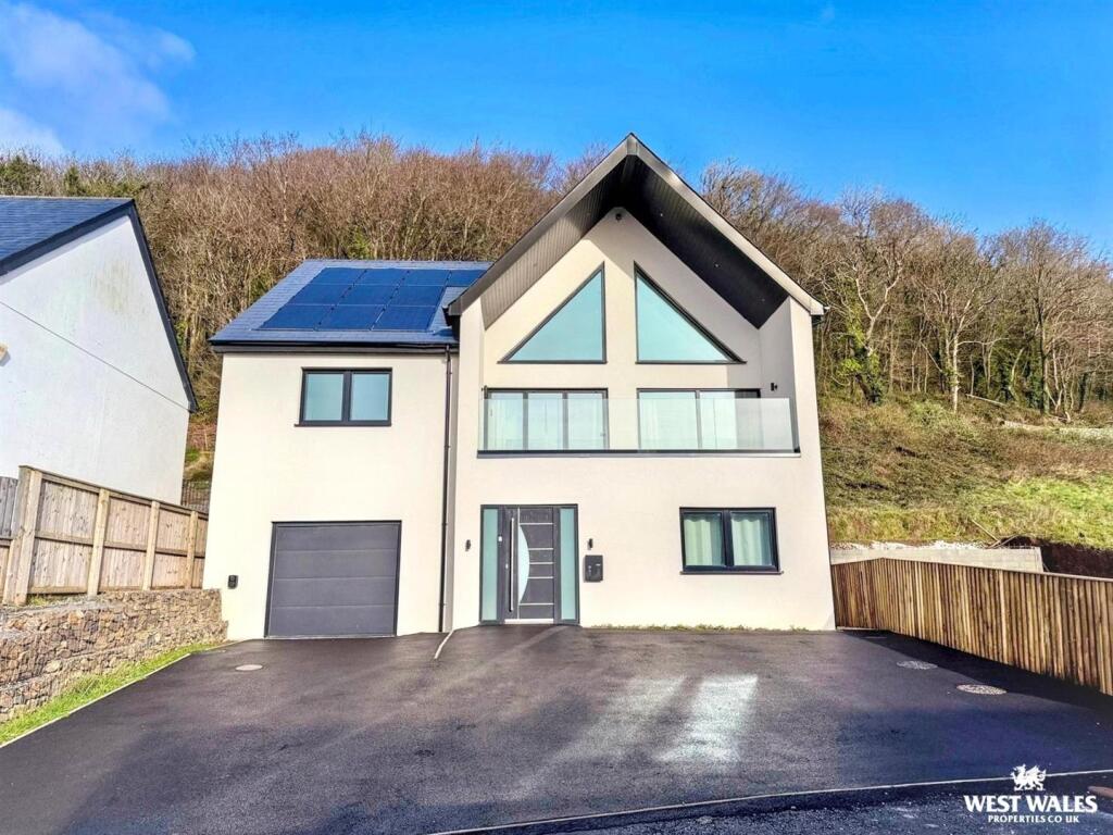 Main image of property: Dan Y Bryn, Pendine, Carmarthen