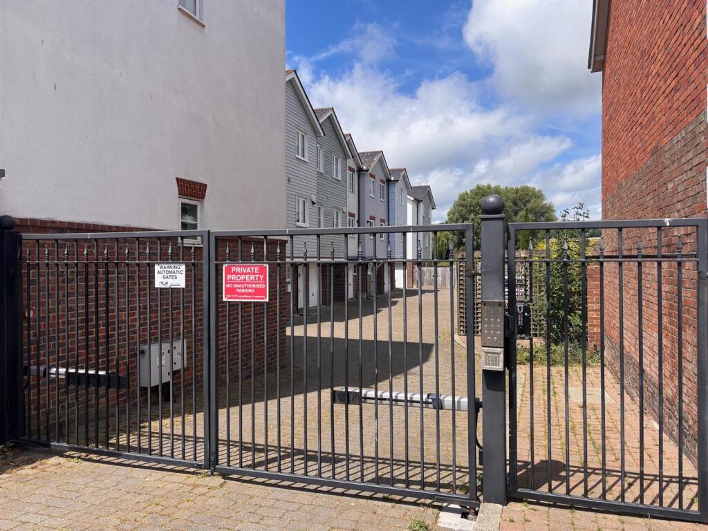 Main image of property: Pottery Court, Rye