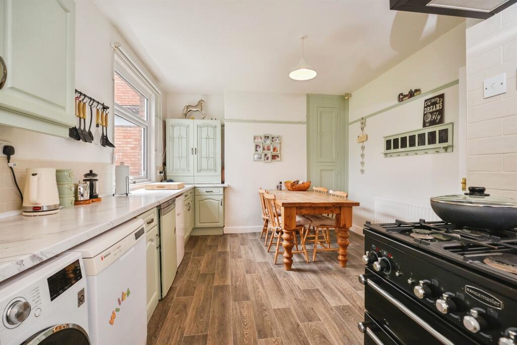 Imperial Crescent, Stockton-On-Tees - View 6