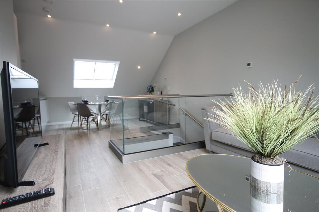 Apartment in Cambridge - View 2