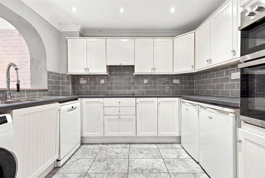 House in Rochford, Great Wakering - View 4