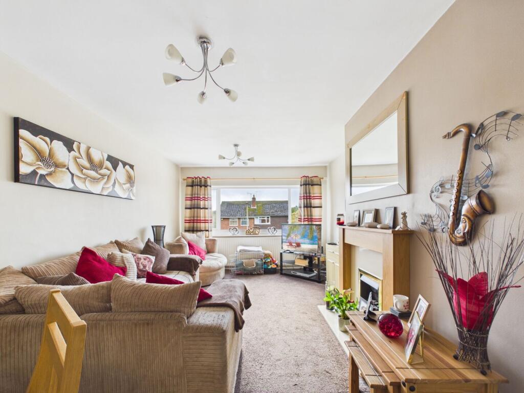 18, Hillside Avenue, Bridgnorth photo 2