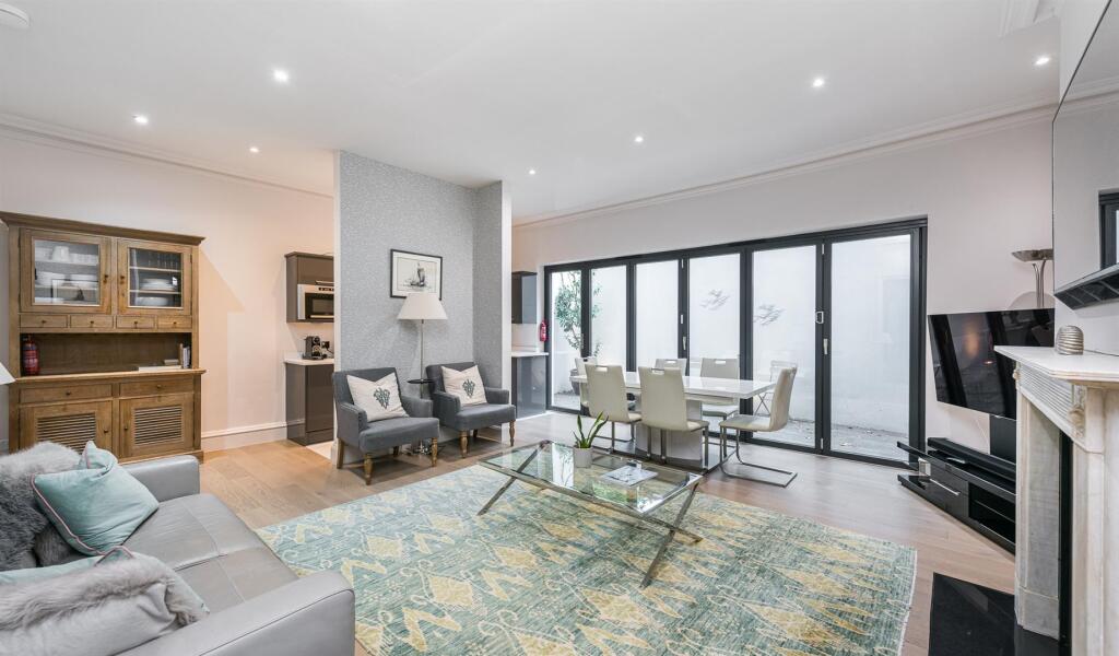 Apartment in London - View 5