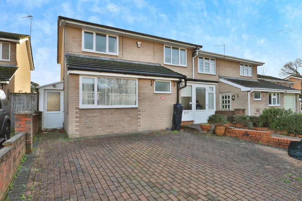 Main image of property: Pear Tree Close, Bransgore, Christchurch