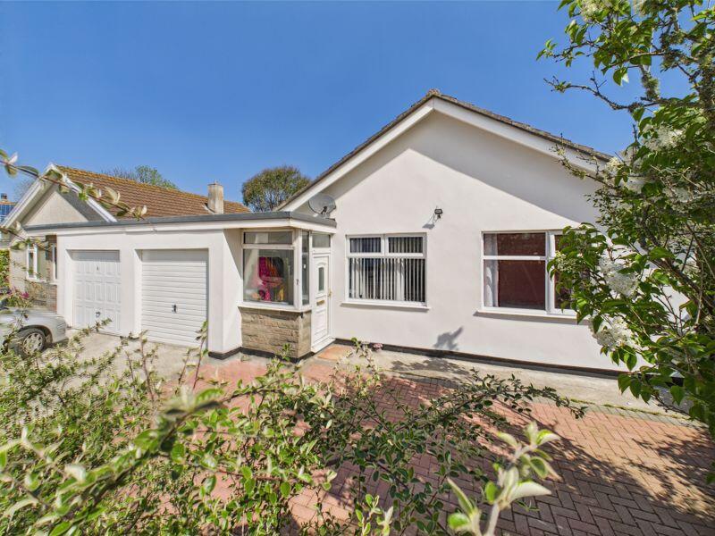 3-bed detached on Leedstown, Hayle, £330,000