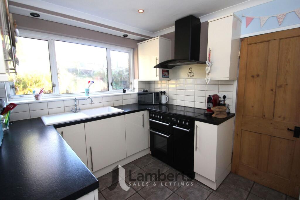 Additional image 5 of Wychwood Drive, Hunt End, B97