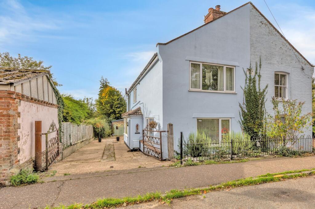 3-bed semi-detached on Rare Opportunity with Charming Cottages in Hempnall, £325,000