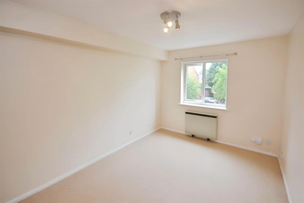 Apartment in Stevenage - View 3