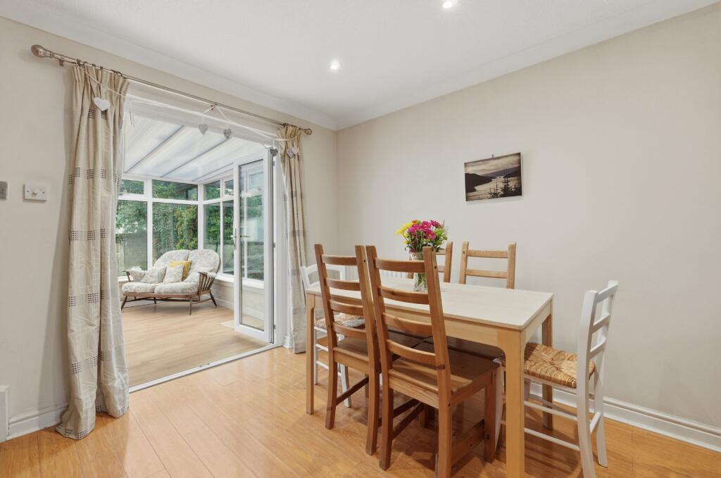 House in Paisley, Castlehead - More