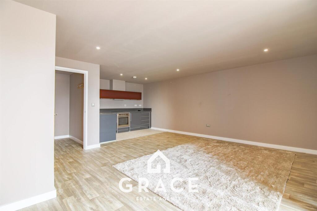 Apartment in Ipswich - View 3