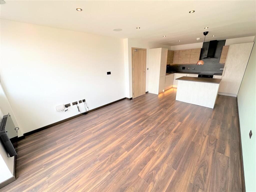 Apartment in Hull - More
