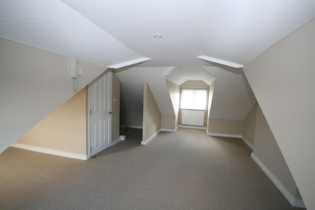 Apartment in London, Hornchurch - More