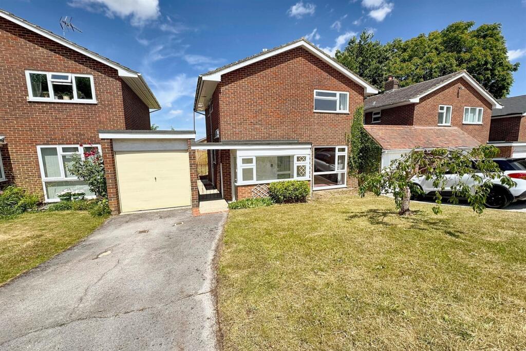 3-bed detached on Harestock, £450,000
