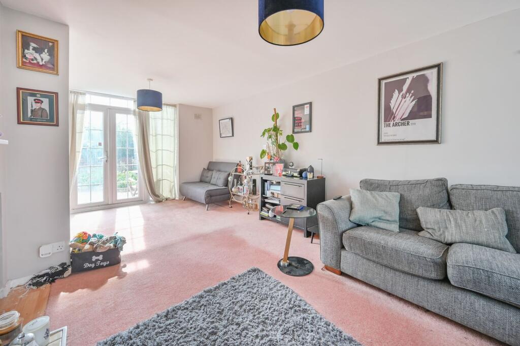 House in Dacorum, Hertfordshire - View 2