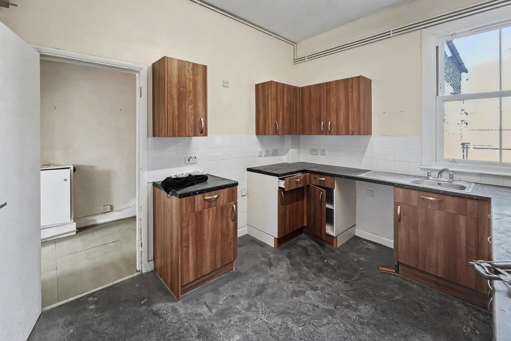Apartment in London - More