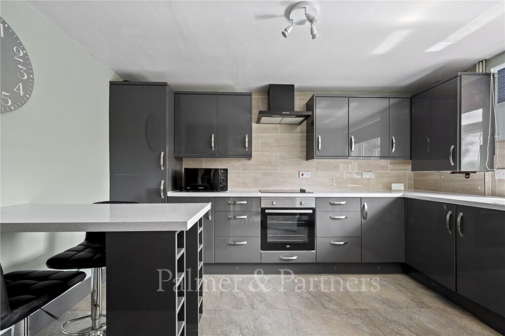 Main image of property: De Staunton Close, Alresford, Colchester, Essex, CO7