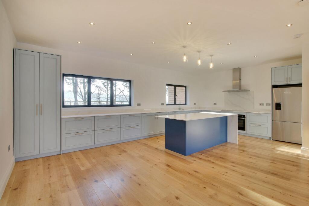 2, Oakview Place, Little Horsted, TN22 photo 2
