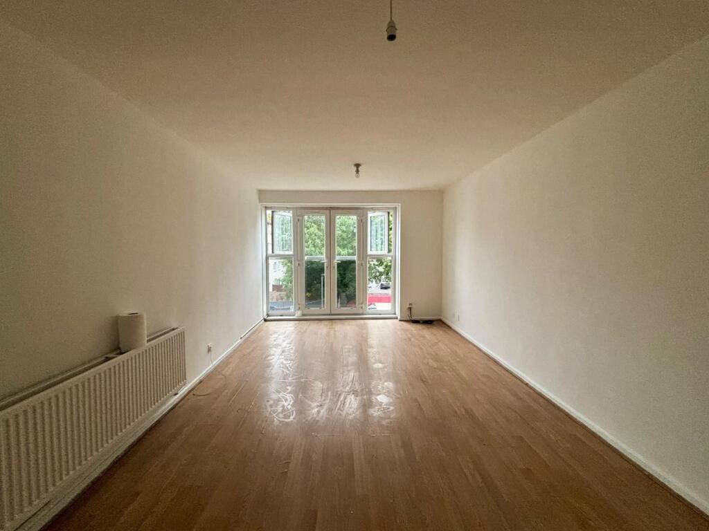 Apartment in Enfield - View 4