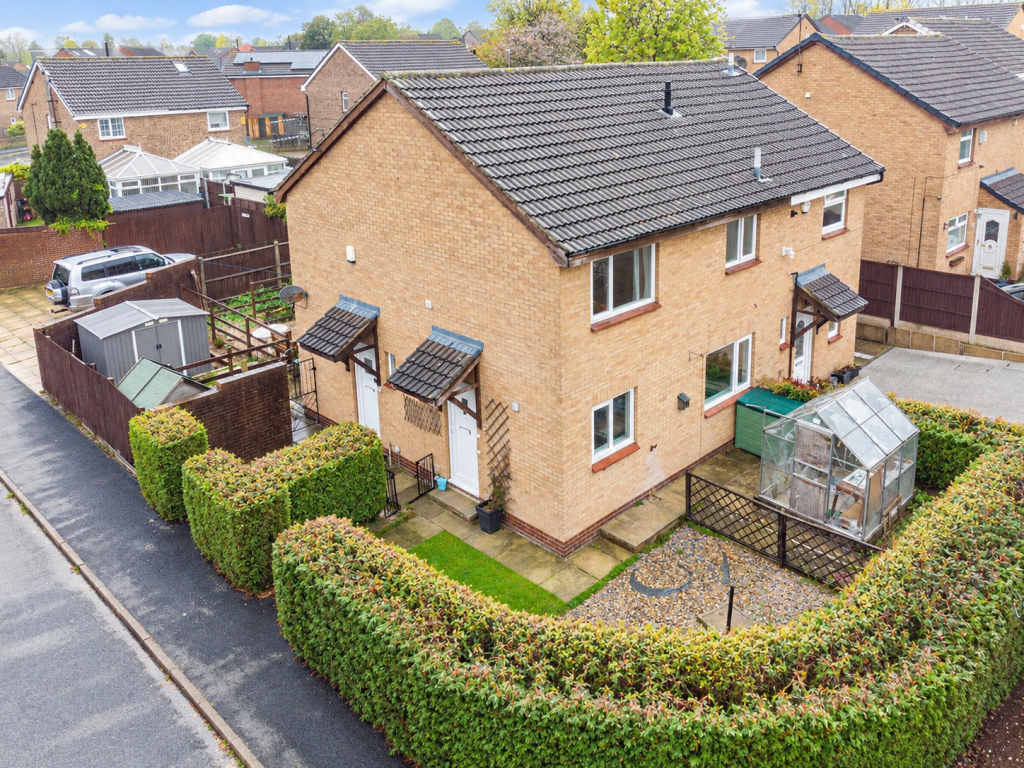 1-bed semi-detached on Hazel Avenue, Whinmoor, Leeds, LS14, £165,000