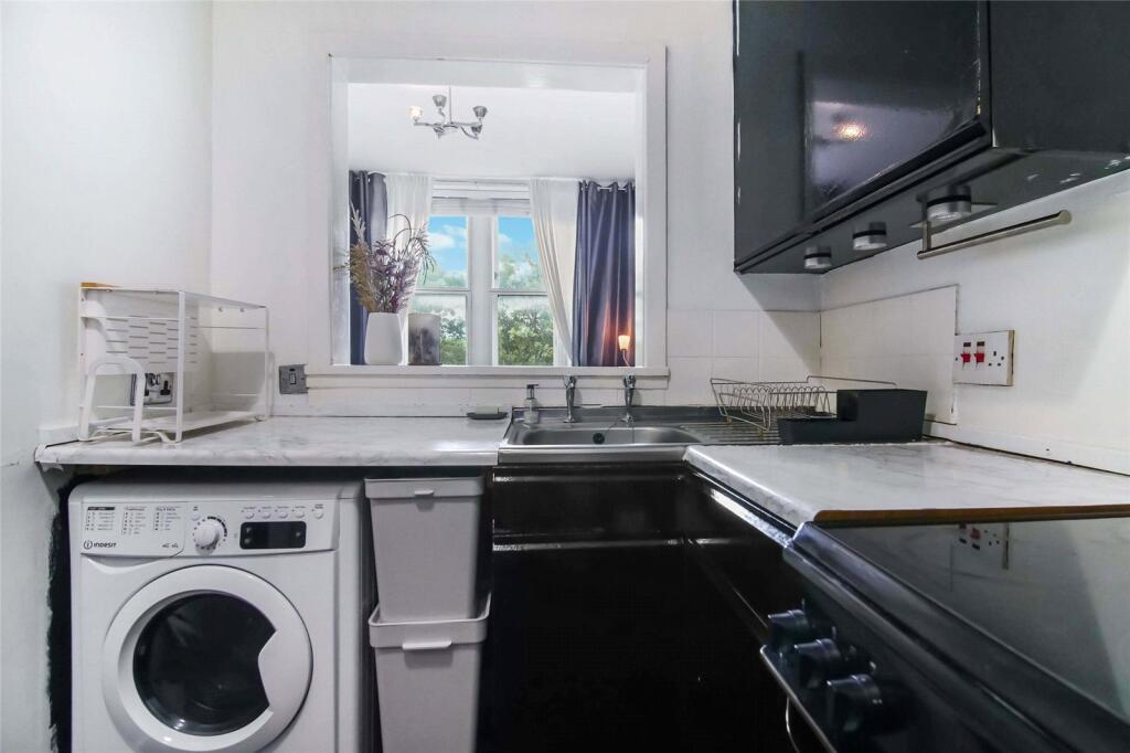 Apartment in Glasgow, Ibroxholm, Kinning Park - View 3