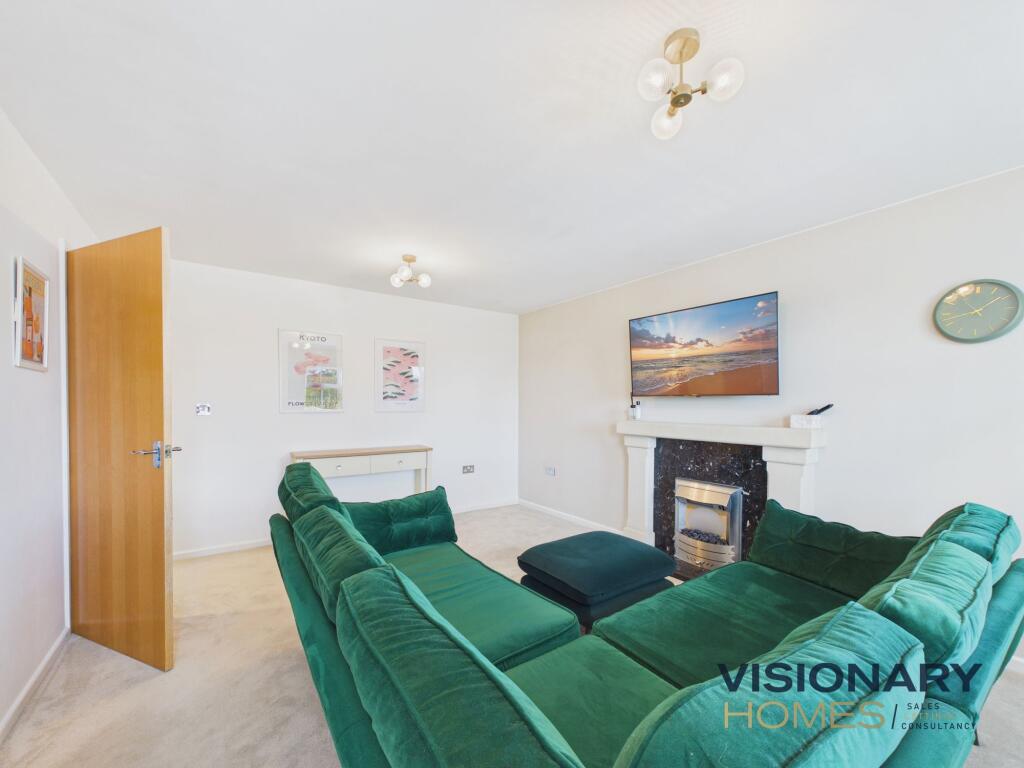 Apartment in Lichfield, Burntwood - View 3