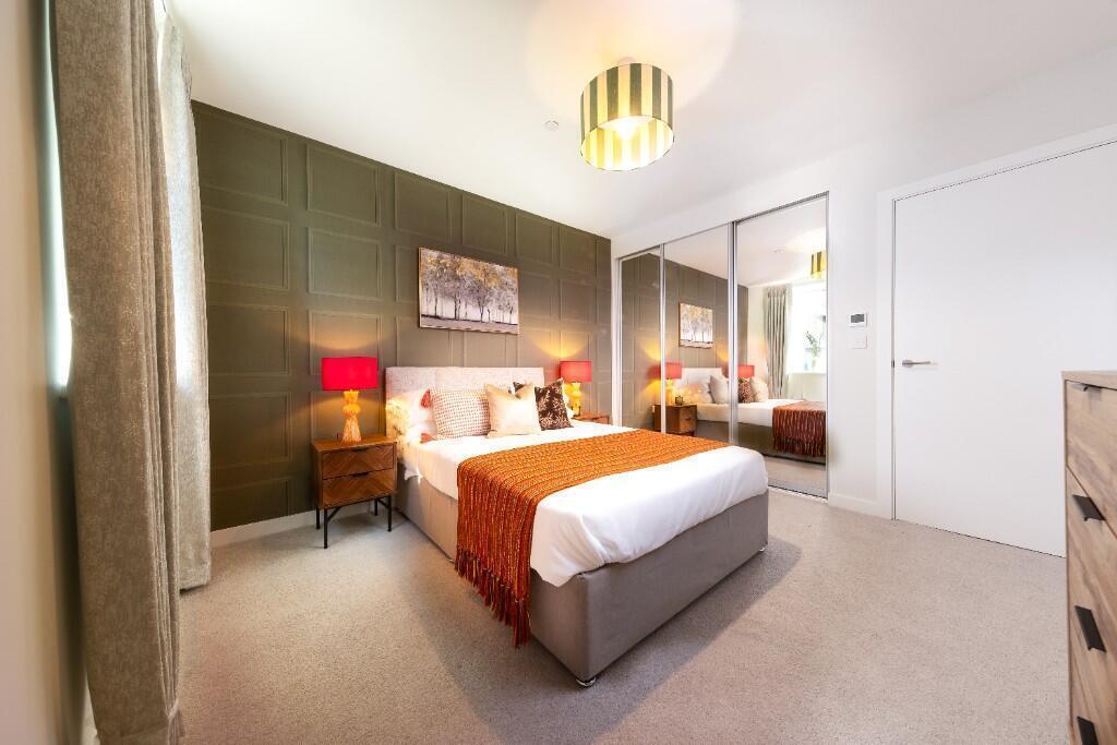 Main image of property: 1 Westhorpe Gardens,
Hendon,
London,
NW4 1TH