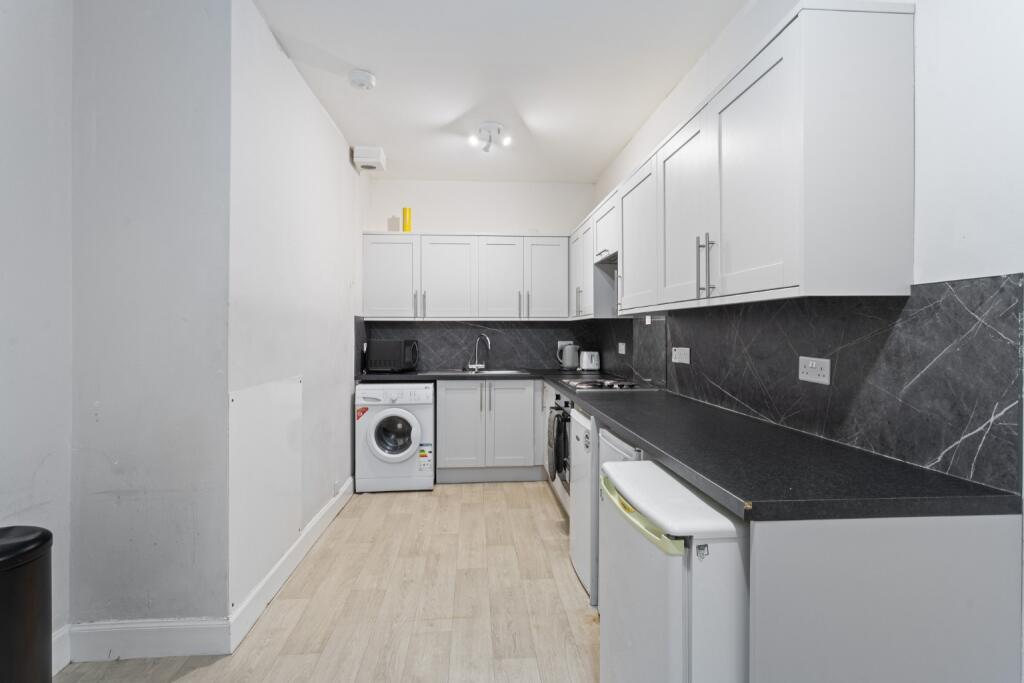 5 bedroom flat for rent