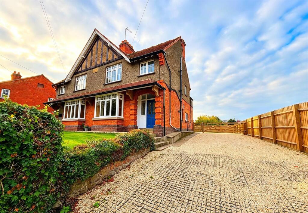 Main image of property: Lutterworth Road, Brinklow
