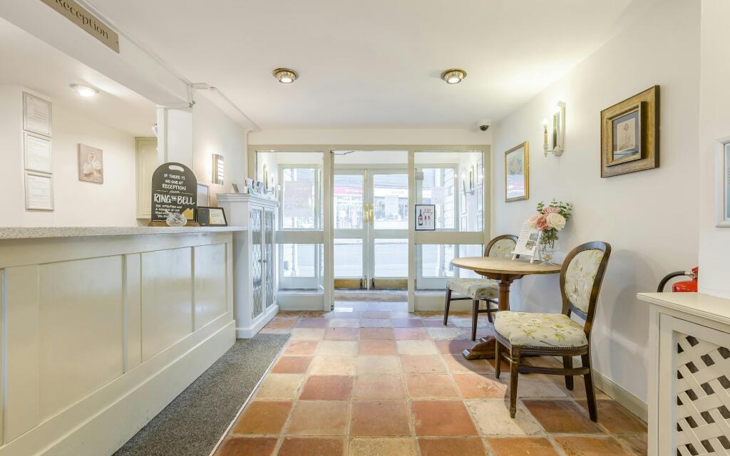 8685234-interior01.jpg
